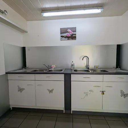 Ferienhaus Escapade Romantique: Avec Terrasse Panoramique, Poele A Bois Et Eclairage Multicolore - Fr-1-589-441