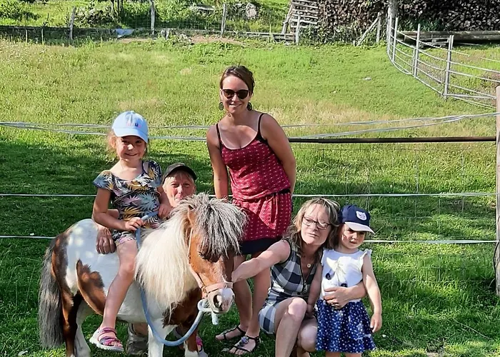 度假居 Escapade Romantique: Avec Terrasse Panoramique, Poele A Bois Et Eclairage Multicolore - Fr-1-589-441 *