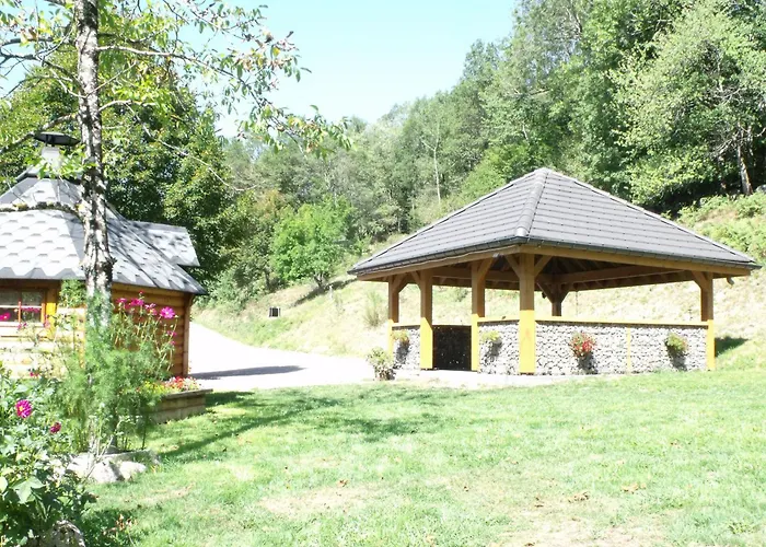 度假居 Escapade Romantique: Avec Terrasse Panoramique, Poele A Bois Et Eclairage Multicolore - Fr-1-589-441 *