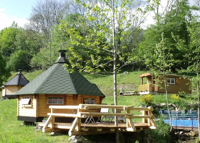 Escapade Romantique: Avec Terrasse Panoramique, Poele A Bois Et Eclairage Multicolore - Fr-1-589-441 * Ferdrupt